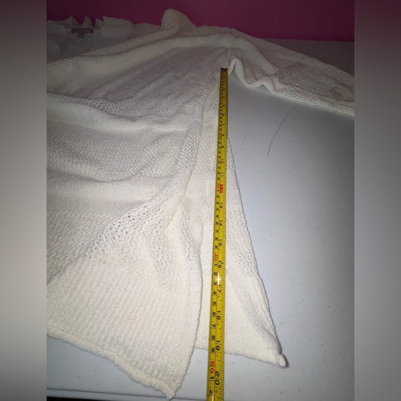 Elegant White Open-Front Sweater - Picture 9 of 10